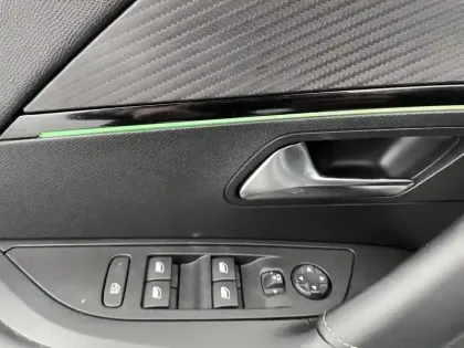 Photo 31 Peugeot 2008  BlueHDi 130 S&S EAT8