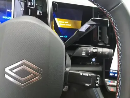 Photo 32 Renault Austral  E-Tech full hybrid 200 GSR2