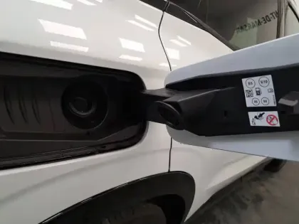 Photo 21 Renault Austral  E-Tech full hybrid 200 GSR2