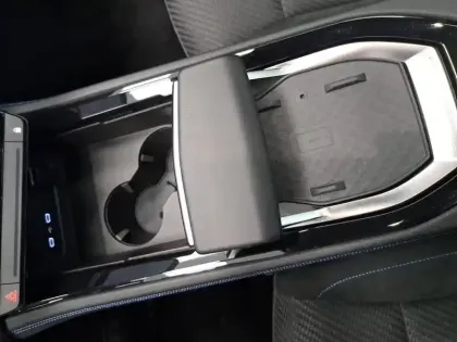 Photo 37 Renault Austral  E-Tech full hybrid 200 GSR2