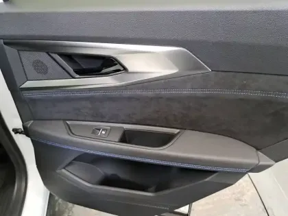 Photo 23 Renault Austral  E-Tech full hybrid 200 GSR2