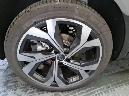 Photo 14 Renault Austral  E-Tech full hybrid 200 GSR2