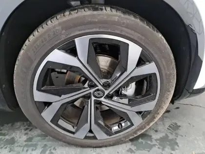 Photo 15 Renault Austral  E-Tech full hybrid 200 GSR2