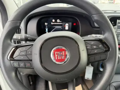 Photo 8 Fiat Panda  1.0 70 ch Hybrid BSG S/S