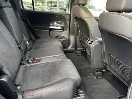 Photo 39 Mercedes GLB  200 d 8G-DCT