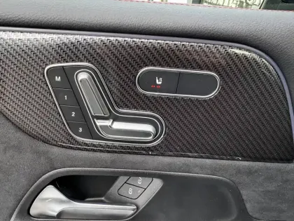 Photo 32 Mercedes GLB  200 d 8G-DCT