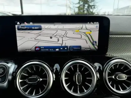 Photo 36 Mercedes GLB  200 d 8G-DCT