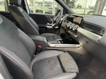 Photo 59 Mercedes GLB  200 d 8G-DCT