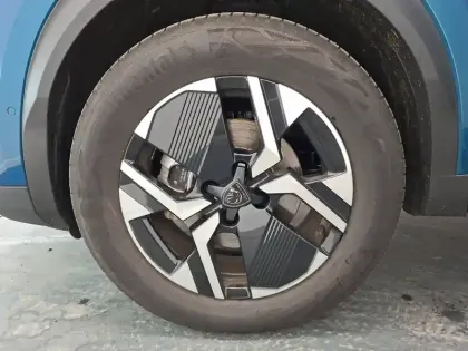 Photo 12 Peugeot 2008  Hybrid 136 e-DCS6