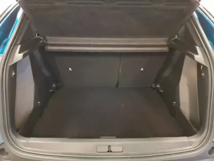 Photo 8 Peugeot 2008  Hybrid 136 e-DCS6