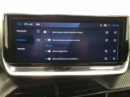 Photo 24 Peugeot 2008  Hybrid 136 e-DCS6