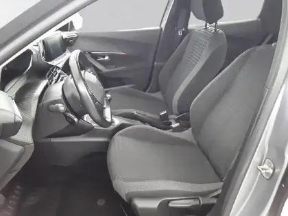 Photo 10 Peugeot 2008  PureTech 130 S&S BVM6