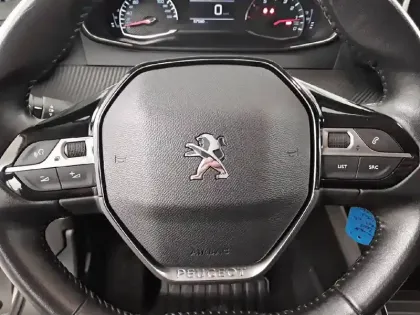 Photo 8 Peugeot 2008  PureTech 130 S&S BVM6