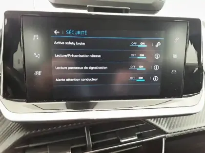 Photo 19 Peugeot 2008  PureTech 130 S&S BVM6