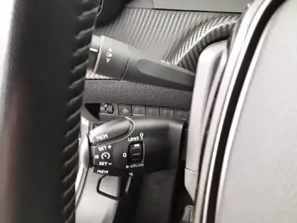 Photo 20 Peugeot 2008  PureTech 130 S&S BVM6