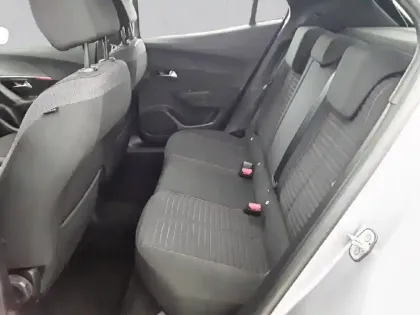 Photo 11 Peugeot 2008  PureTech 130 S&S BVM6