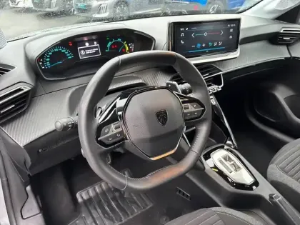 Photo 48 Peugeot 208  Hybrid 100 e-DCS6