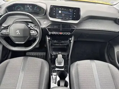 Photo 7 Peugeot 208  Electrique 50 kWh 136ch