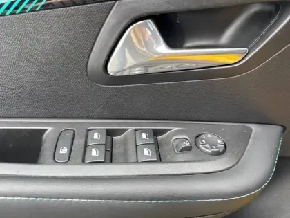 Photo 37 Peugeot 208 Gén. II Ph1 NG Allure 5