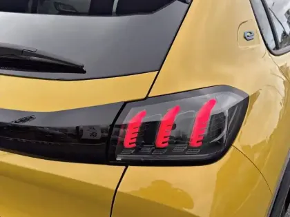 Photo 16 Peugeot 208  Electrique 50 kWh 136ch