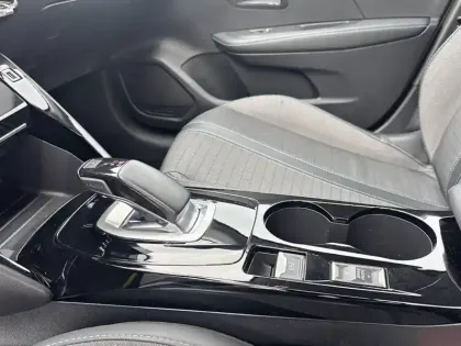 Photo 36 Peugeot 208 Gén. II Ph1 NG Allure 5