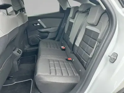 Photo 11 Citroën C4  Hybride 145 e-DCS6