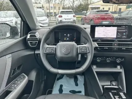 Photo 8 Citroën C4  Hybride 145 e-DCS6