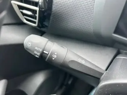 Photo 22 Citroën C4  Hybride 145 e-DCS6