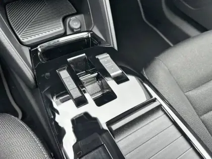 Photo 13 Citroën C4  Hybride 145 e-DCS6