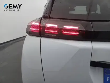 Photo 6 Peugeot 2008  Hybrid 136 e-DCS6