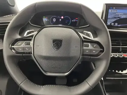 Photo 72 Peugeot 2008  Hybrid 136 e-DCS6