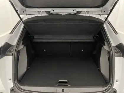 Photo 53 Peugeot 2008  Hybrid 136 e-DCS6