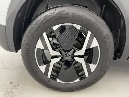 Photo 69 Peugeot 2008  Hybrid 136 e-DCS6