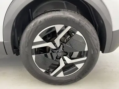 Photo 34 Peugeot 2008  Hybrid 136 e-DCS6