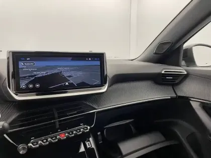 Photo 45 Peugeot 2008  Hybrid 136 e-DCS6