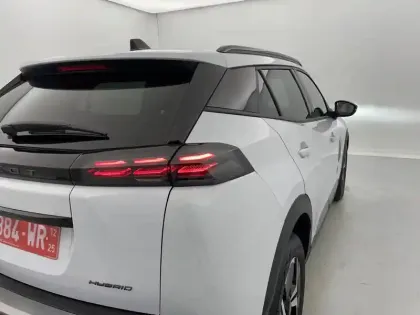 Photo 16 Peugeot 2008  Hybrid 136 e-DCS6