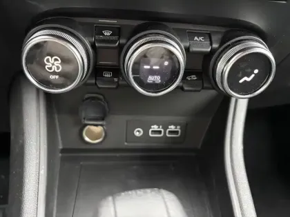 Photo 79 Renault Captur  E-Tech full hybrid 145