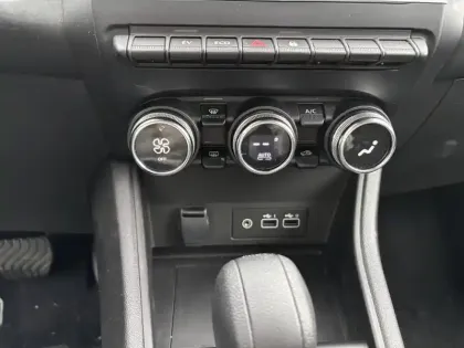 Photo 69 Renault Captur  E-Tech full hybrid 145