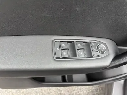 Photo 63 Renault Captur  E-Tech full hybrid 145