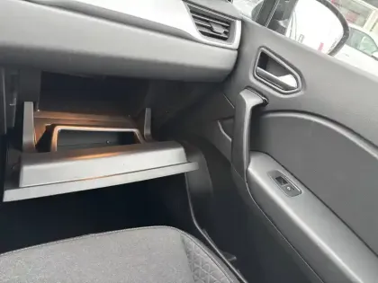 Photo 76 Renault Captur  E-Tech full hybrid 145