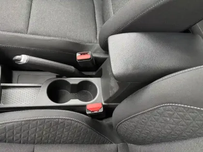 Photo 71 Renault Captur  E-Tech full hybrid 145