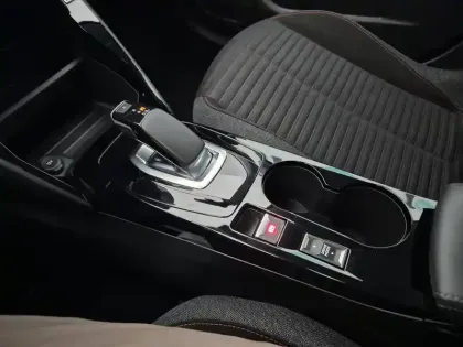 Photo 12 Peugeot 208  Electrique 50 kWh 136ch