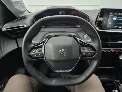 Photo 15 Peugeot 208  Electrique 50 kWh 136ch