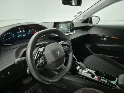 Photo 11 Peugeot 208  Electrique 50 kWh 136ch