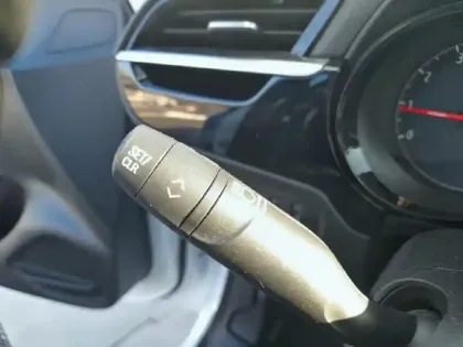 Photo 16 Opel Corsa  1.2 Turbo 100 ch BVM6 Elegance Business