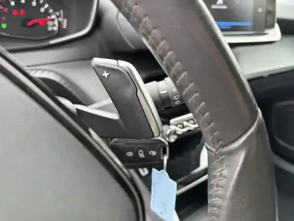 Photo 17 Peugeot 2008  BlueHDi 130 S&S EAT8 Allure