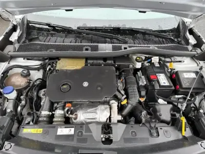 Photo 6 Peugeot 2008  BlueHDi 130 S&S EAT8 Allure