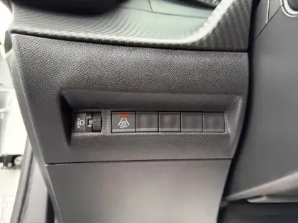 Photo 27 Peugeot 2008  BlueHDi 130 S&S EAT8 Allure