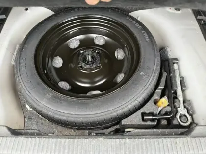 Photo 26 Peugeot 2008  BlueHDi 130 S&S EAT8 Allure