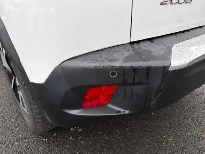 Photo 25 Peugeot 2008  BlueHDi 130 S&S EAT8 Allure